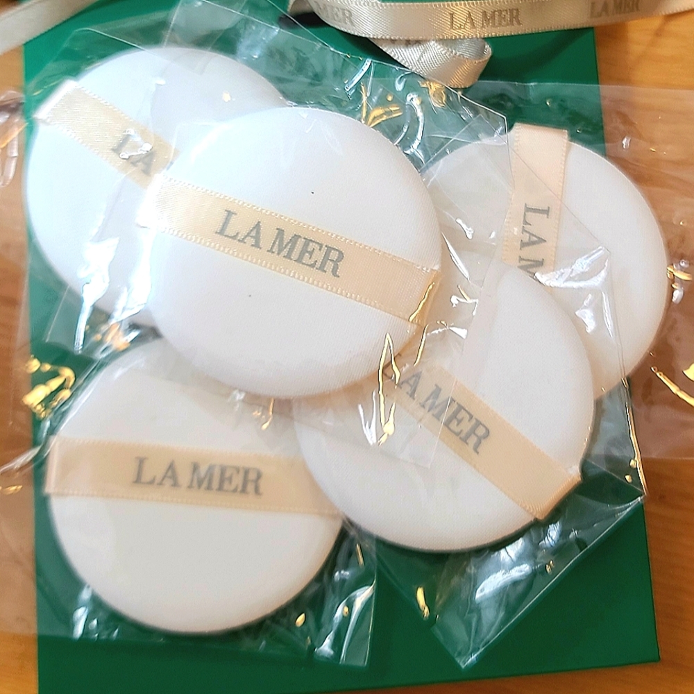 La Mer Sponge Face Puff